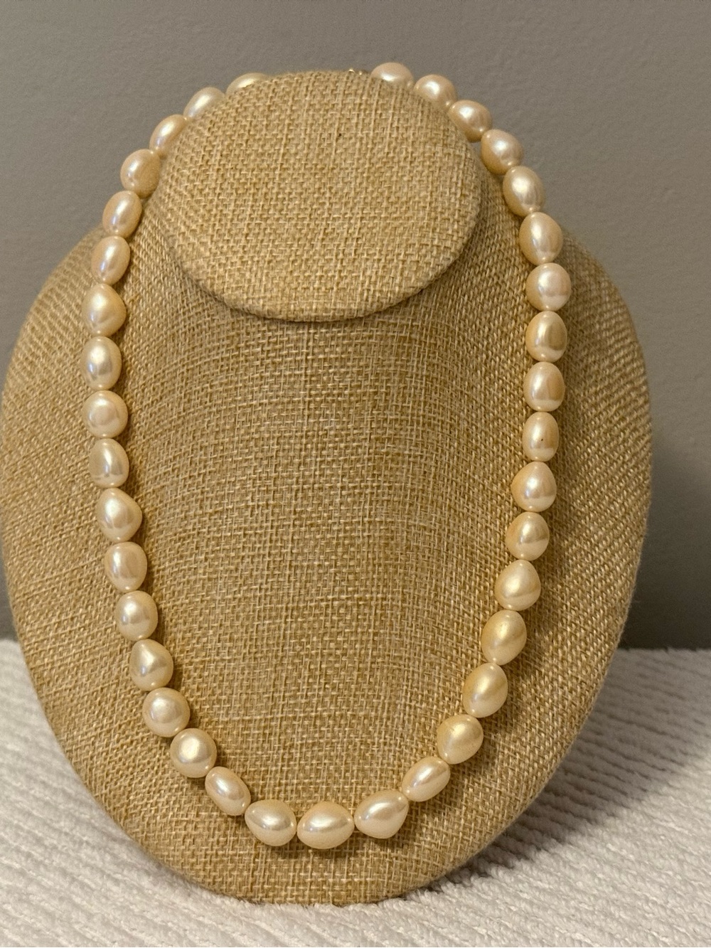 Vintage Crown Trifari  Elegant Cream Pearl Necklace - Classic Women's Jewelry
